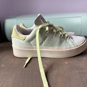 Adidas Stan Smith Women's Sneakers - White and Green